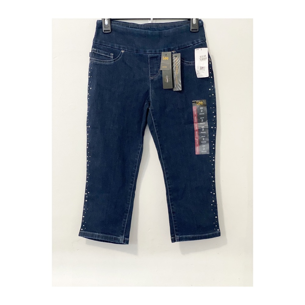 Lee Capri jeans with rhinestone size 2 petite